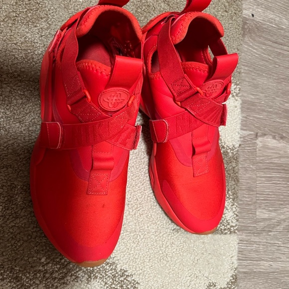 Red Nike Air shoes with two sets of back panels. Women’s 9, gently used - Picture 8 of 8